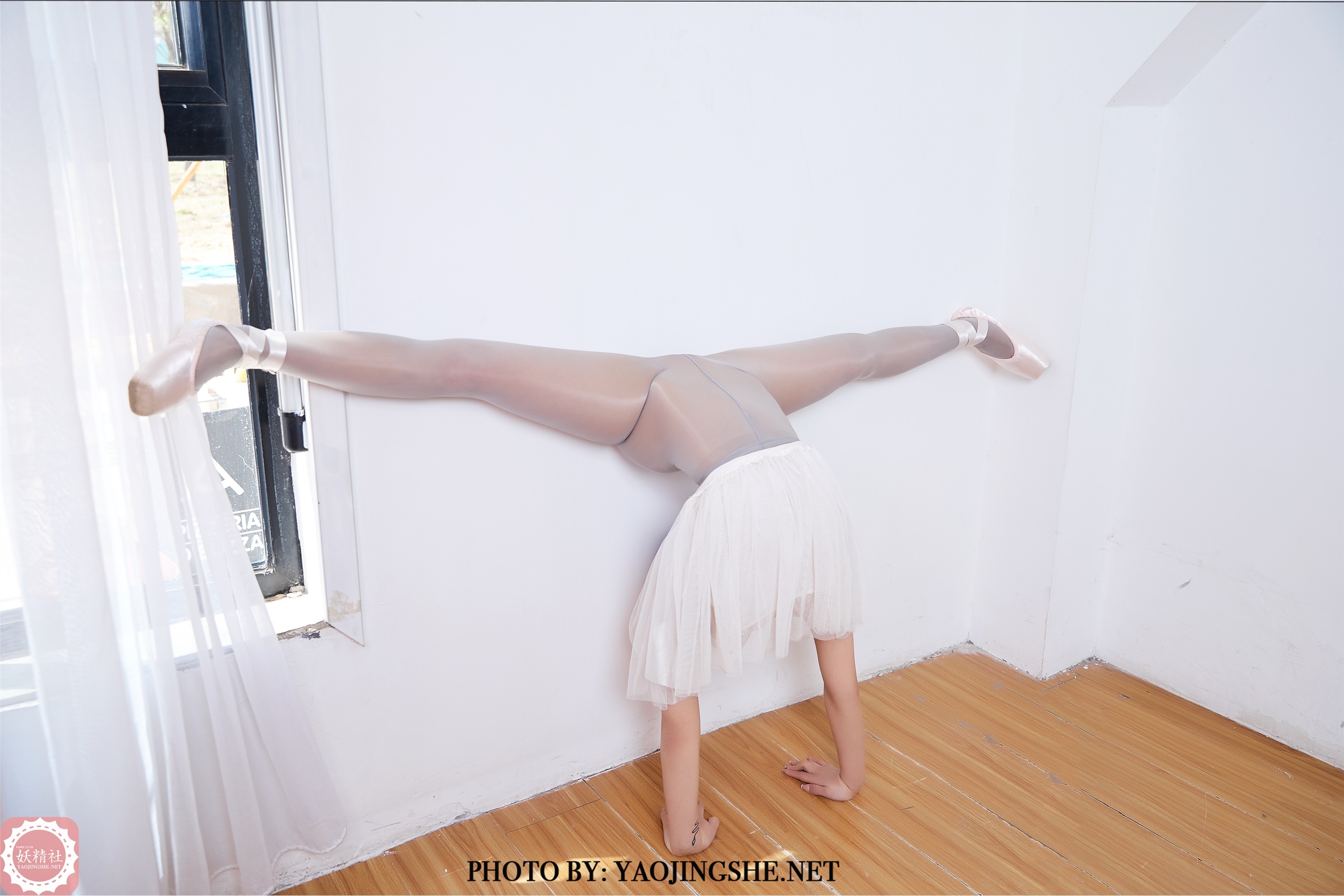 YaoJingShe 妖精社  T2020《柒子-白纱裙劈叉》